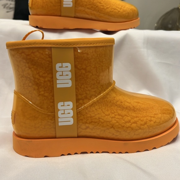 UGG Waterproof Boots size USA 5 23.5 centimeter - Picture 8 of 8